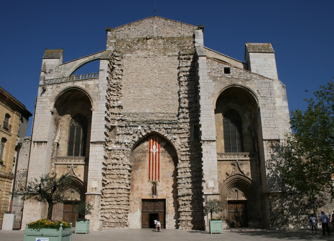 Saint-Maximin La Sainte-Baume la basilique abrite les reliques de Marie-Madeleine