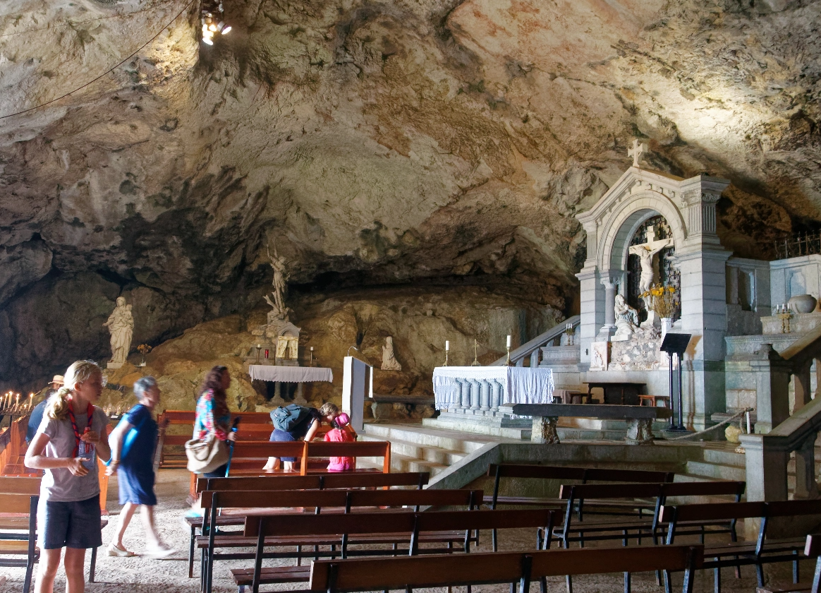 Le massif de la Sainte-Baume, ou plus simplement la Sainte-Baume, est un massif provençal du Sud-Est de la France